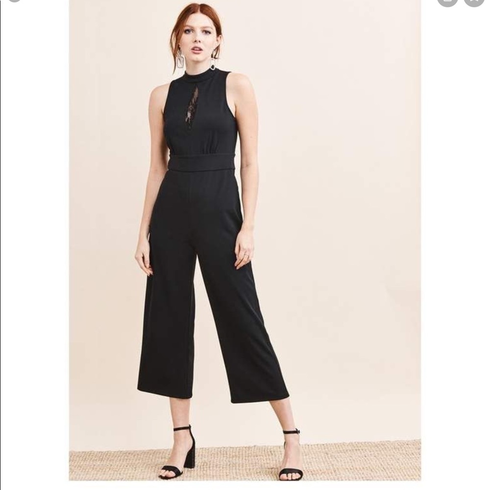✨2 for $45✨Halter Keyhole Detail Jumpsuit
